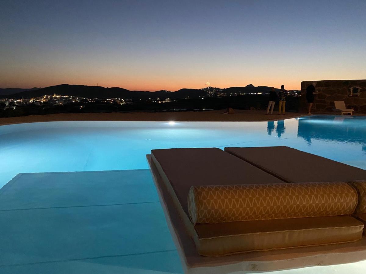 Blu Suites And Studios Adámas Eksteriør bilde