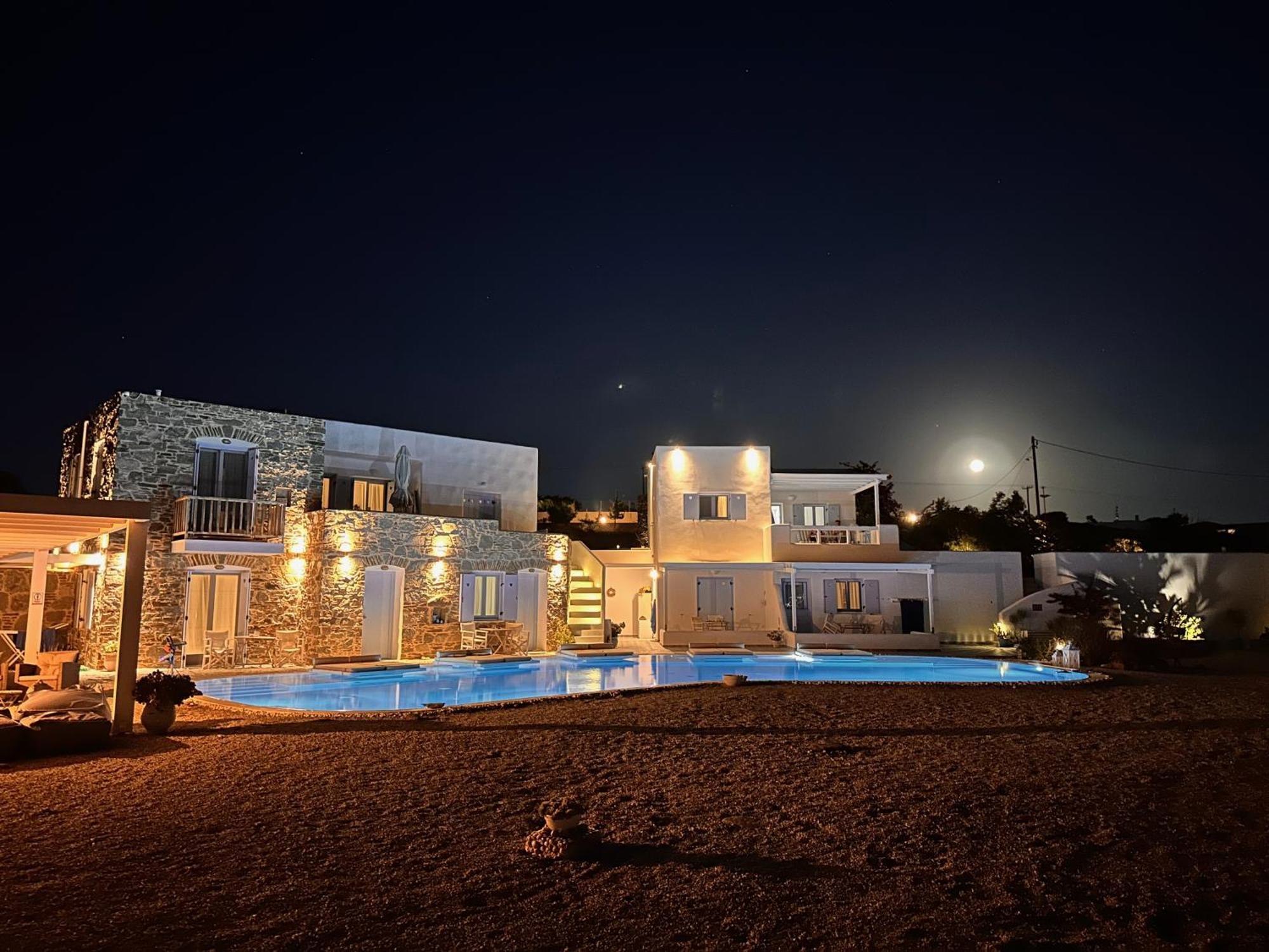 Blu Suites And Studios Adámas Eksteriør bilde