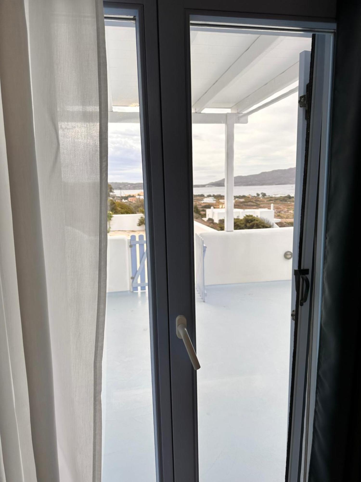 Blu Suites And Studios Adámas Eksteriør bilde