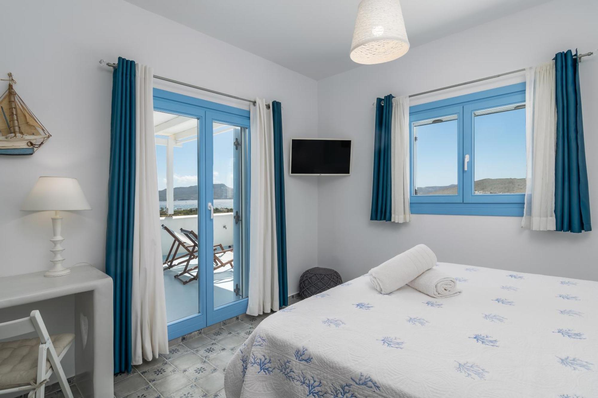 Blu Suites And Studios Adámas Eksteriør bilde