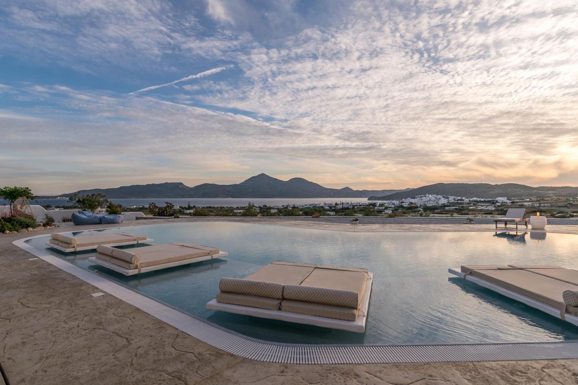 Blu Suites And Studios Adámas Eksteriør bilde