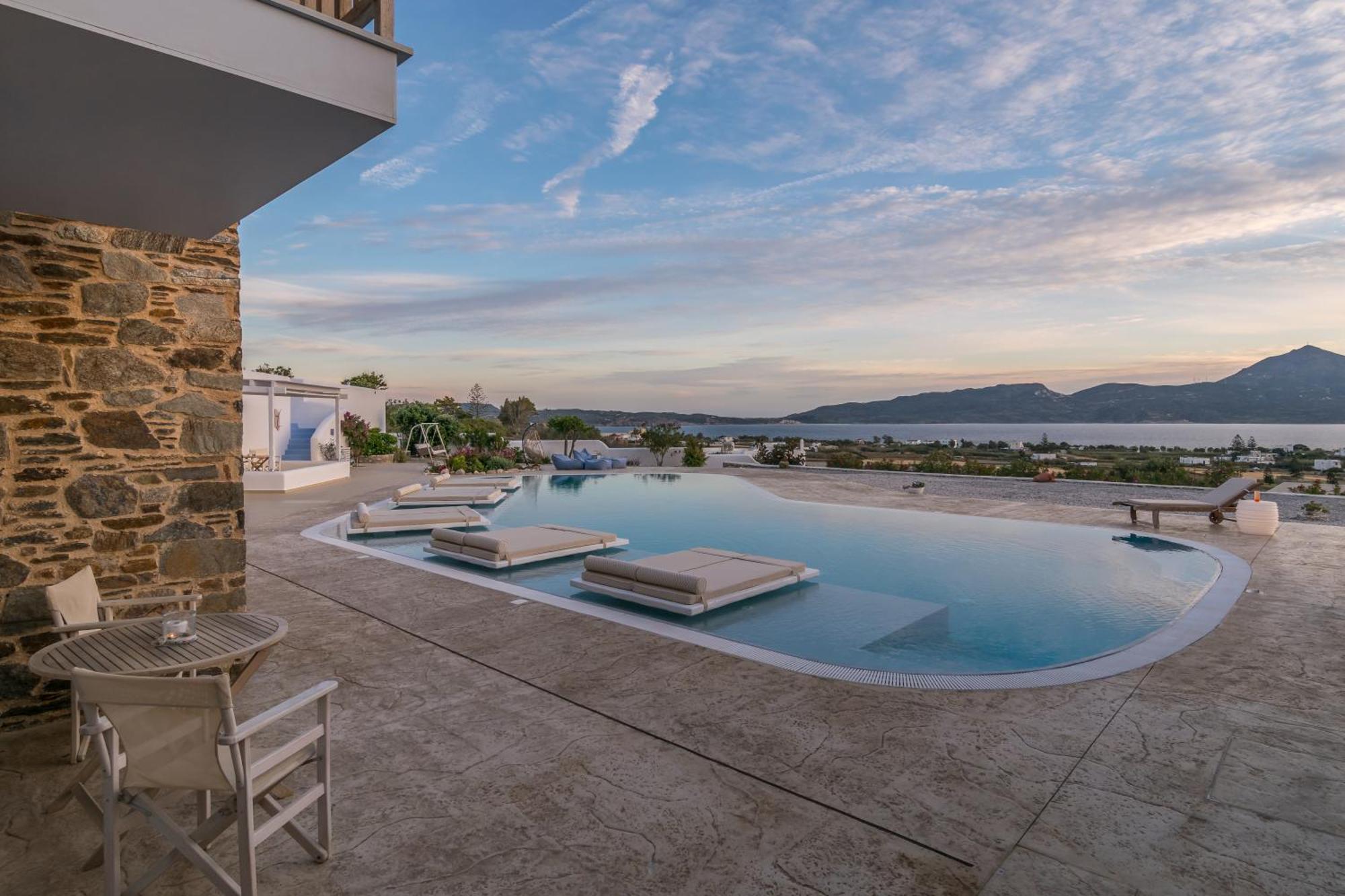 Blu Suites And Studios Adámas Eksteriør bilde
