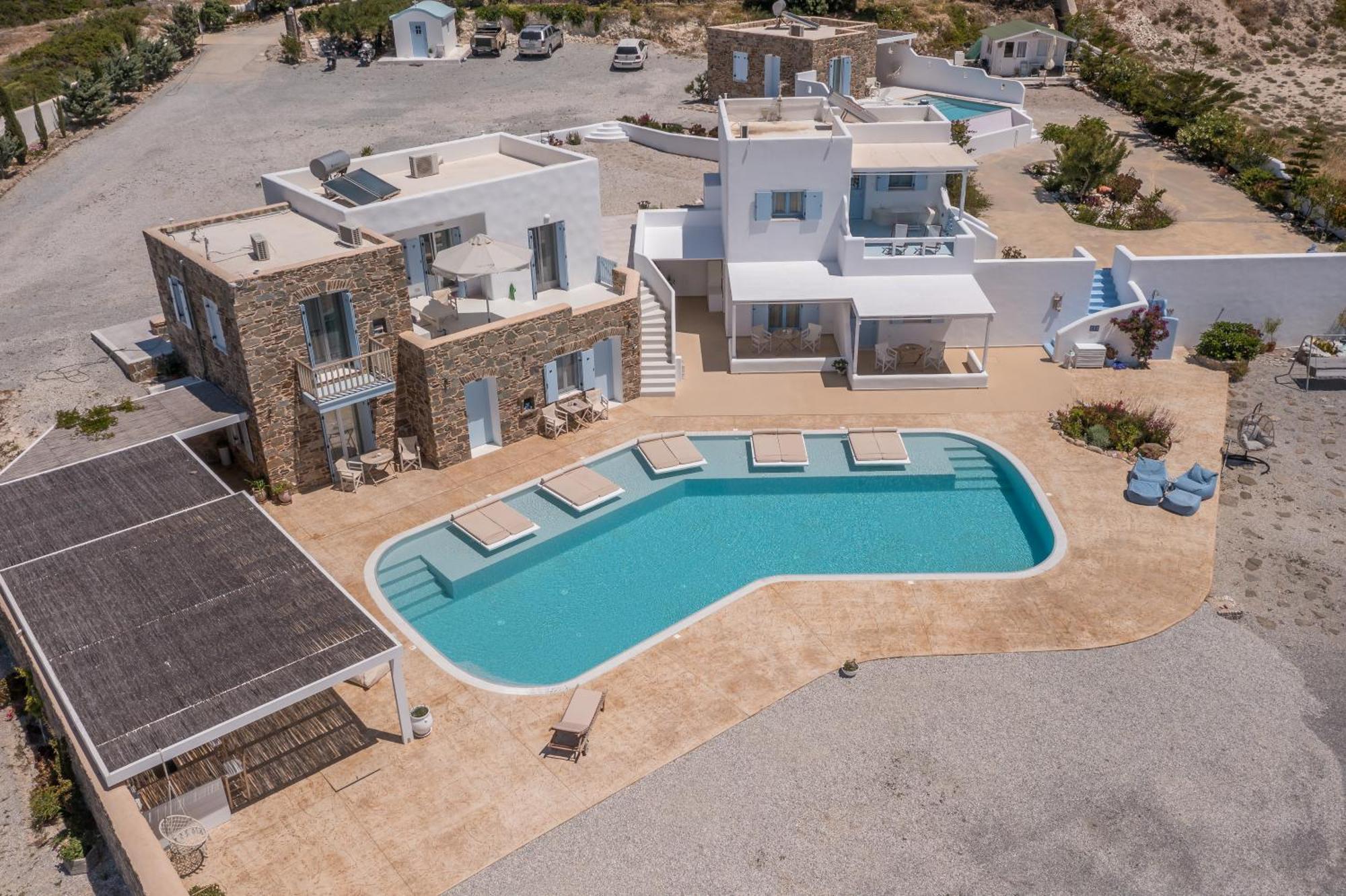 Blu Suites And Studios Adámas Eksteriør bilde